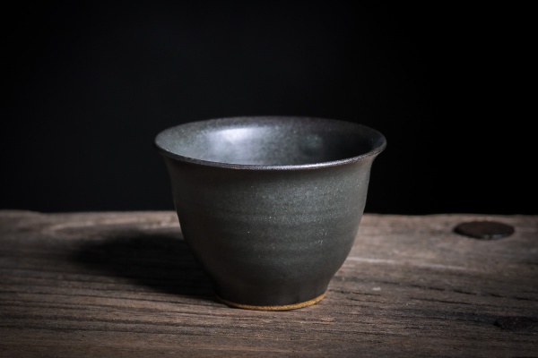 Cup in Tulpenform 75ml anthrazit/schwarz von Michiko Shida