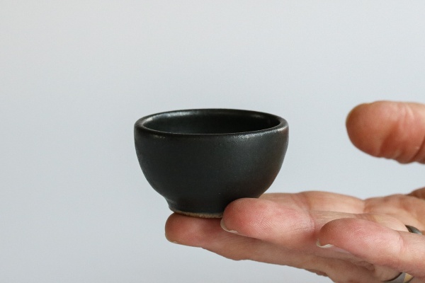 Mini Cup 30ml anthrazit/schwarz von Michiko Shida
