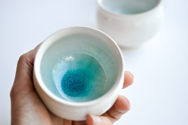 Teeschale rund 150ml weiß/türkis von Michiko Shida