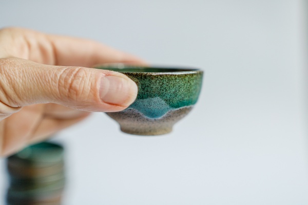 Cup 55ml dunkelgrün von Michiko Shida