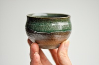 Teeschale rund 140ml dunkelgrün von Michiko Shida